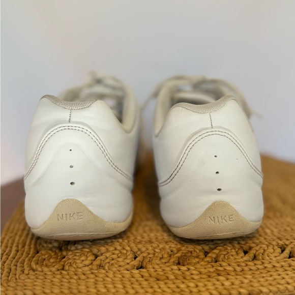 Nike Musique IV Dance Shoes White/Silver Size 8.5 - Picture 3 of 9